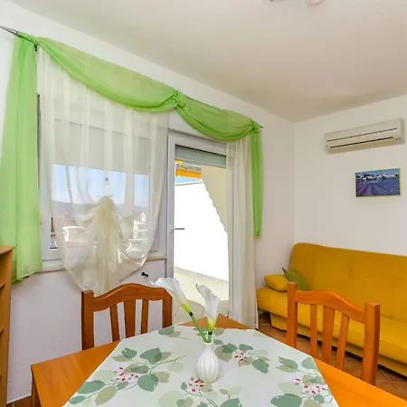 Palm Tree Apartment *