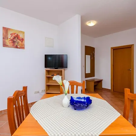 Palm Tree Apartment *