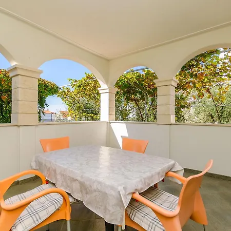 Διαμέρισμα Palm Tree Τρογκίρ