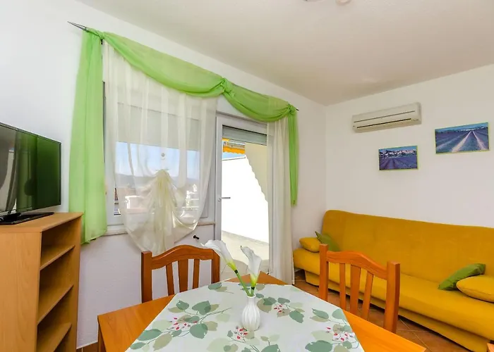 Palm Tree Apartment *