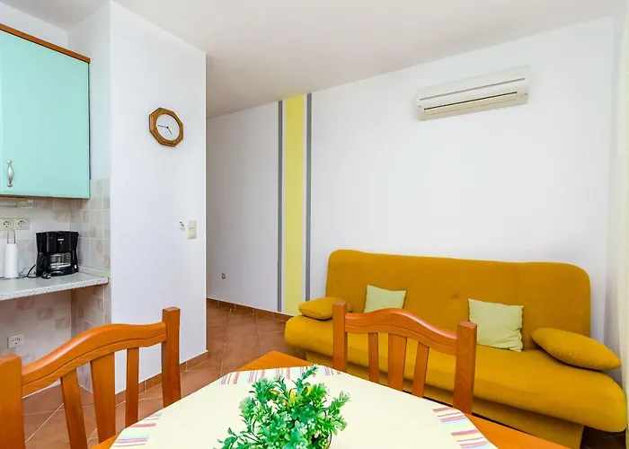 Palm Tree Apartment *