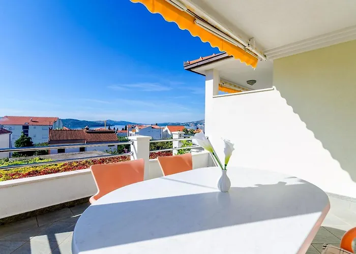 Apartment Palm Tree Trogir